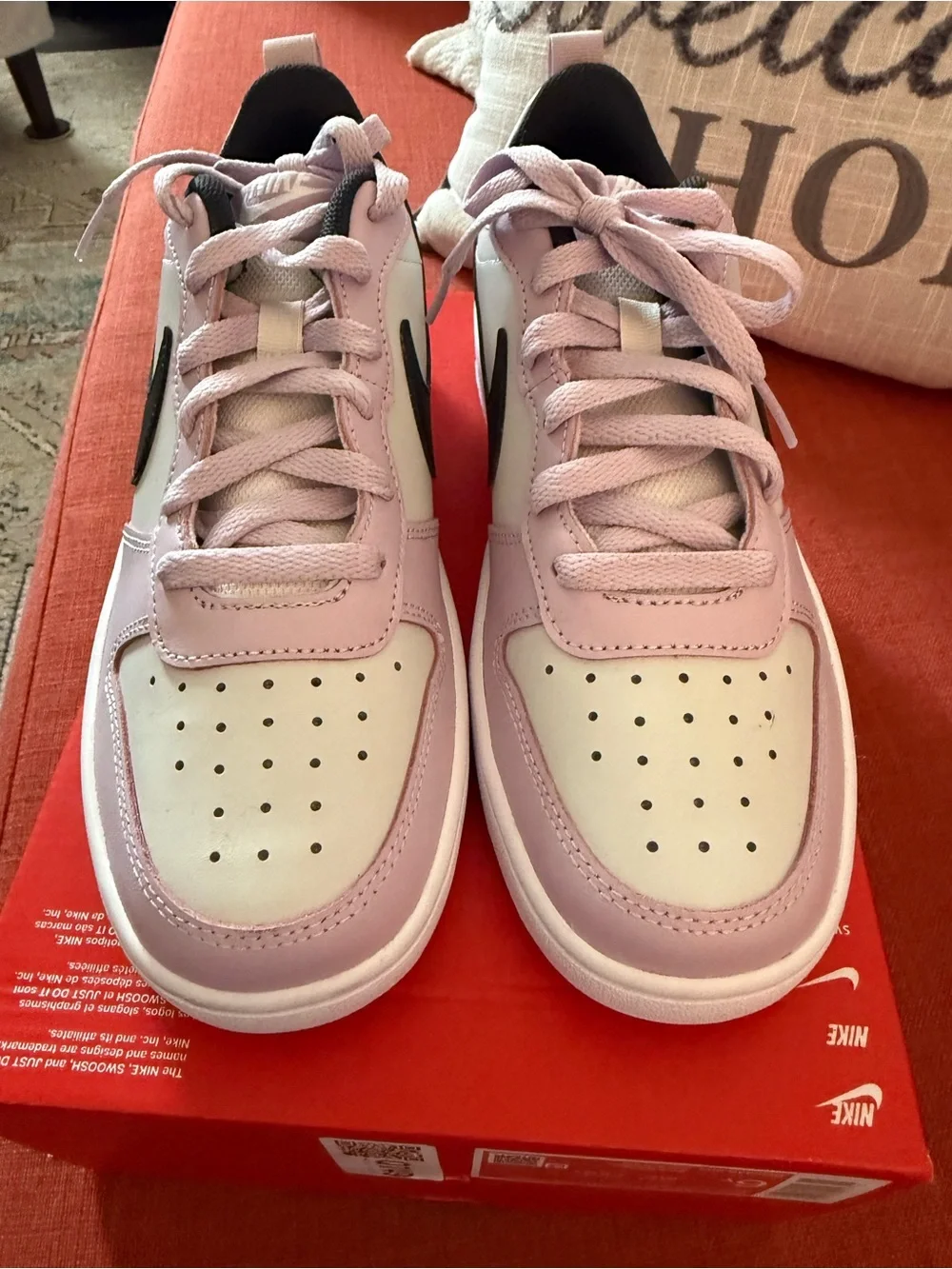 Nike Kids Low-Top Sneakers in Lavender, White & Black